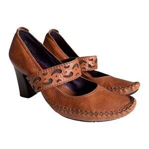 Indigo by Clarks Leather Mary Jean Heels | 6.5 M | Brown